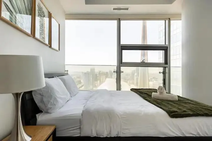 Elegant Waterfront Downtown Toronto / Unobstructed Cn Tower View Apartment